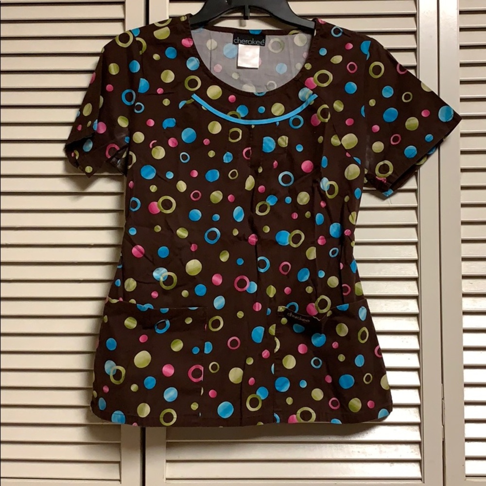 Cherokee brown polka dot scoop neck XS scrub top